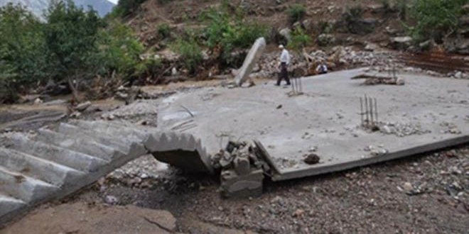 Gaziantep`te Sel: 2 Ev Çöktü, 100 Kurbanlık Telef Oldu