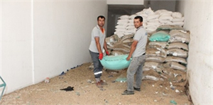 İcralık Yem ve Çuvallar Şikayet Üzerine Taşındı