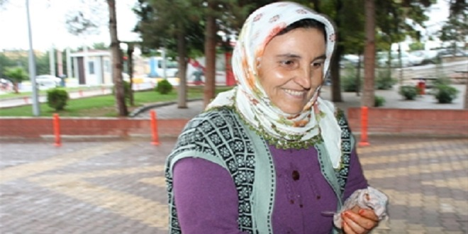 Kurban Bayramı`na Tarlada Çalışarak Girdiler