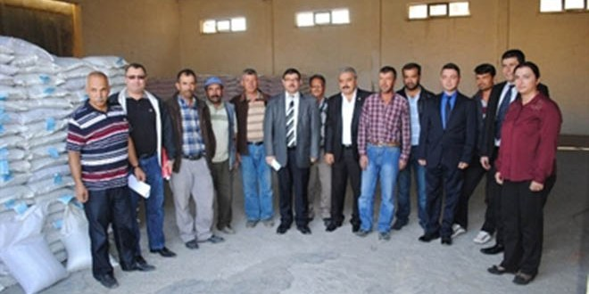 Karamanlı Üreticilere Tohum Dağıtımı