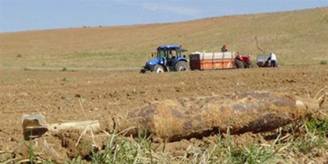 Kırıkkale`de Çiftçinin Traktörüne Yine Havan Mermisi Takıldı