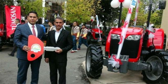 Gaziantep`te 34 Çiftçiye Traktör Verildi