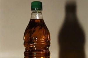 İzmir`de Sahte Zeytinyağı Operasyonu