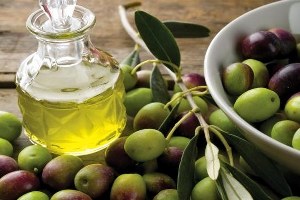 Kara Elmasın Dalından Sofraya Meşakkatli Yolculuğu