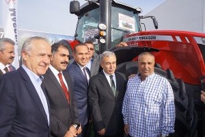 Türkiye`nin En Büyük Traktörü 210 Bin Euro`ya Satıldı