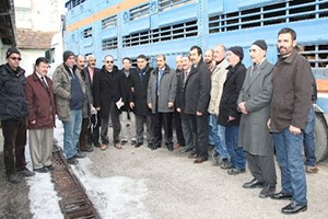 Elazığ`da 20 Yetiştiriciye Damızlık Boğa Dağıtıldı