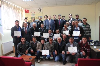 Sürü Yöneticisi Kursunu Tamamlayanlara Sertifikaları Verildi
