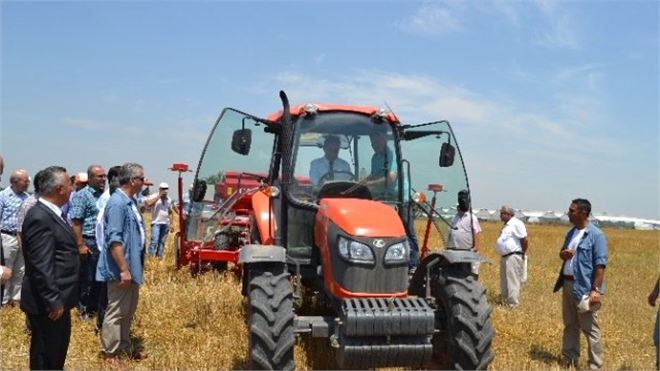 Anız Yakımını Engelleyecek Tarım Makinesi Tanıtıldı