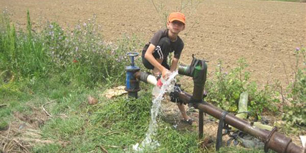 Çiftçinin Kuyudan Yaptığı Sulamanın Bedeli Çiftçiyi Düşündürüyor.