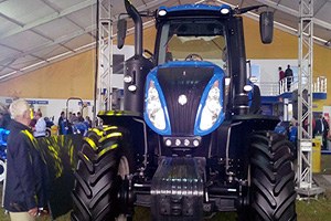 Dev Traktör İlgi Odağı Oldu