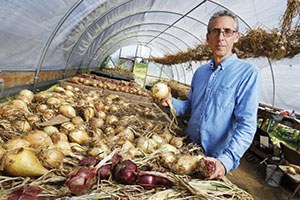 Doğru Beslenmenin En Etkili İlaç Olduğunu Söyleyen Doktor İşi Bırakıp Çiftlik Açıyor