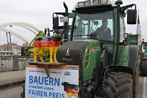 Süt Üreticileri Sınır Kapattı