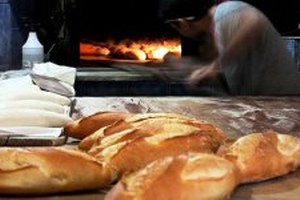 Bakan, `Yok` Dedi Ama Bazı İllerde Ekmeğe Zam Geldi