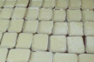 Edremit`te `Arı Keki` Üretimi