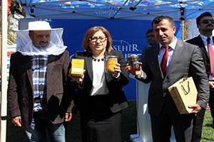 Arıcılar Yeni Kovanlarla Daha Çok Bal Üretecek