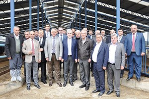 İzmir`de 2016 Yılının İlk Gebe Düve Satışı Yapıldı