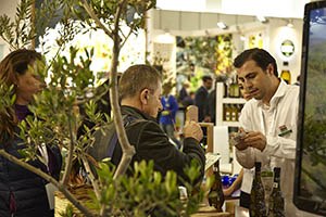 İzmir`de Çifte Fuar Heyecanı