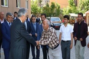 Hakkâri`de Arılı Kovan Dağıtıldı