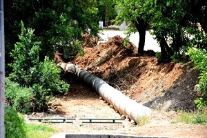 Kuluncak`ta Meydan Düzenleme Çalışması Yapılıyor