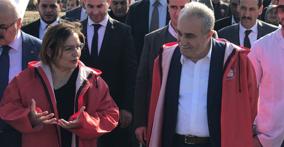 Gıda Tarım ve Hayvancılık Bakanı Ahmet Eşref Fakıbaba Vodafone Akıllı Köy`ü Ziyaret Etti