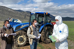 Yalıhüyük`te Koronavirüse Karşı Çiftçiler Bilgilendiriliyor