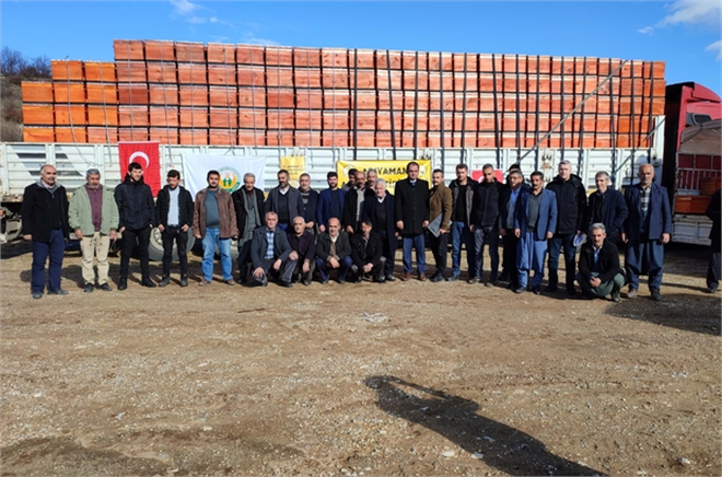 Adıyaman`da Üreticilere Arı Kovanı Dağıtıldı