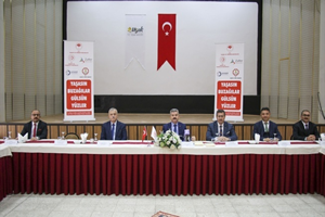 Uşak`ta, `Yaşasın Buzağılar Gülsün Yüzler Projesi` Tanıtıldı